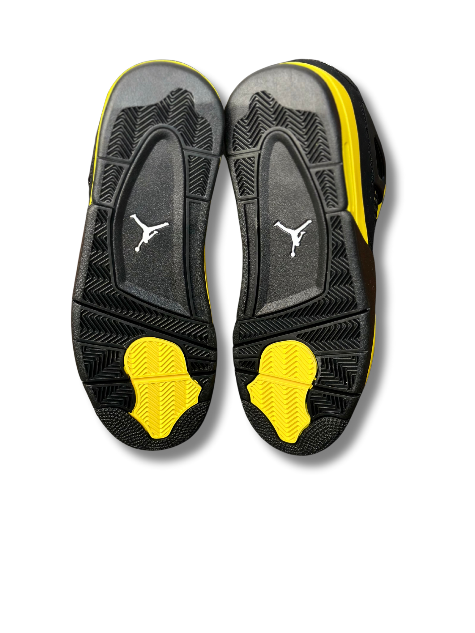 Jordan 4 Retro Thunder - SnkrsMobb