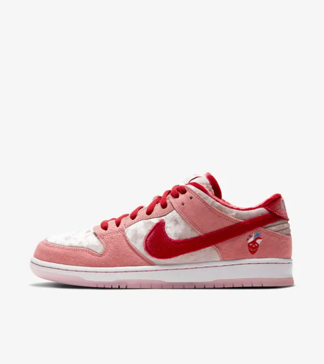 Nike Sb Dunk low Strangelove - SnkrsMobb